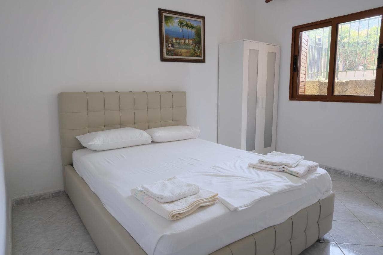 Mehilli Hotel Dhermi Exterior photo