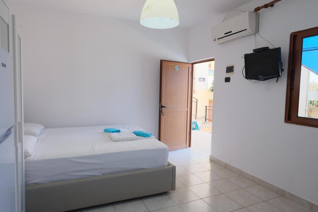 Mehilli Hotel Dhermi Exterior photo