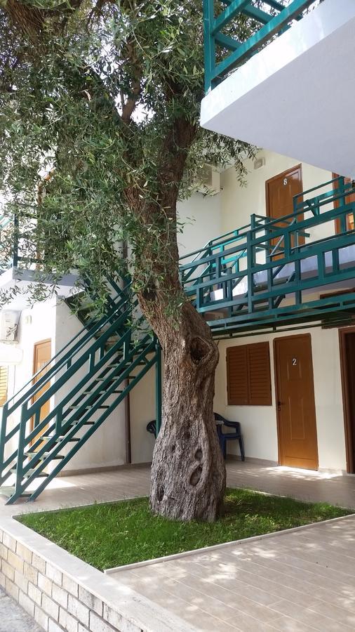 Mehilli Hotel Dhermi Exterior photo