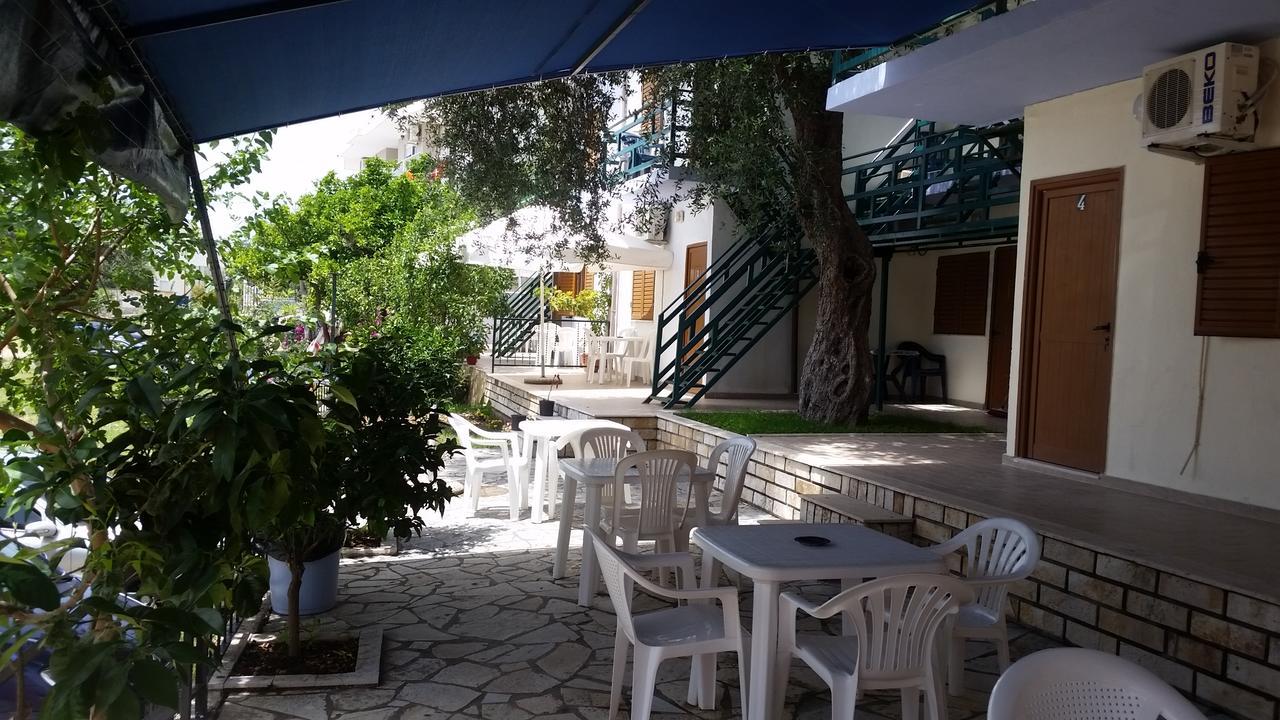 Mehilli Hotel Dhermi Exterior photo